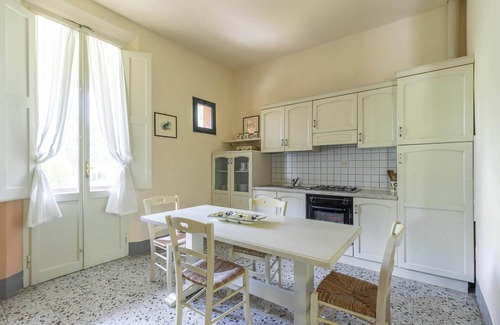 Montopoli in Val d'Arno House | Holiday Home Tuscany with Pool Access