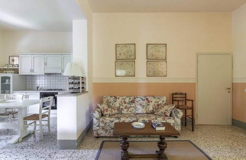 Montopoli in Val d'Arno House | Holiday Home Tuscany with Pool Access