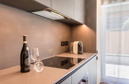 Mareo Apartment | Holiday Apartment "Franzl" with Mountain View, Private Open Terrace and Wi-Fi