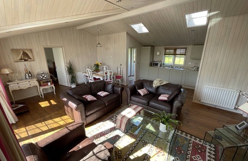 Hundall Cabin | 🥇 Holiday Lettings Beech Lodge 6 Bed Luxury