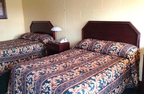Hugo Hotel | Holiday Motel