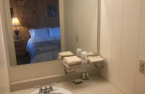 Manistique Hotel | Holiday Motel