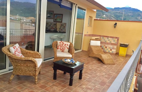 Nizza di Sicilia House | Holiday Nizza House