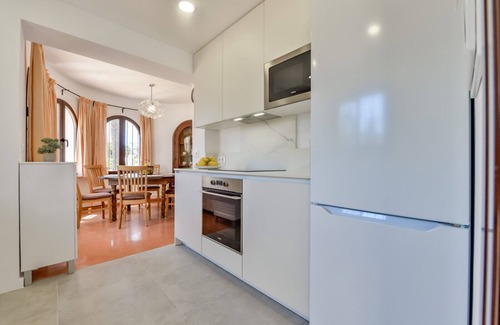 Urbanitzacio la Fustera Villa | Holiday rentals villa FLORES