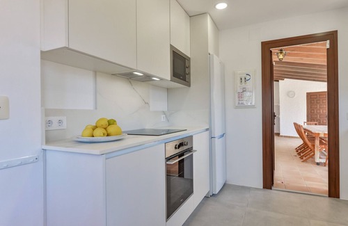 Urbanitzacio la Fustera Villa | Holiday rentals villa FLORES