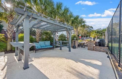 Myrtle Beach Condo | Holiday Towers by Elliott Beach Rentals
