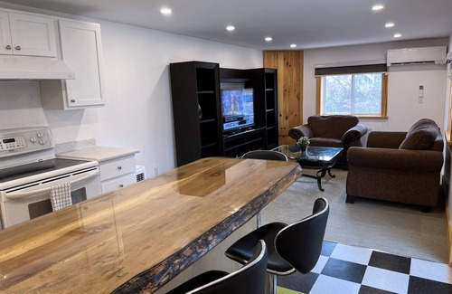 Westville House | Holiday Town Home - Westville
