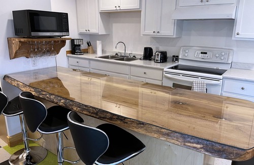 Westville House | Holiday Town Home - Westville