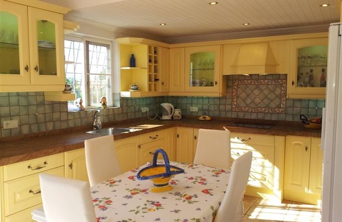 Benidorm Villa | "Holiday villa Albir - Alfaz del Pi" with Mountain View, Pool, A/C & Wi-Fi