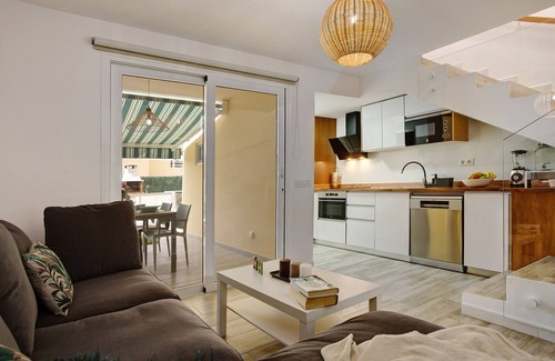 Sonnenland House | Holiday Villa 'Bungalow Sonemar Sunshine' with Sea View & Shared Pool
