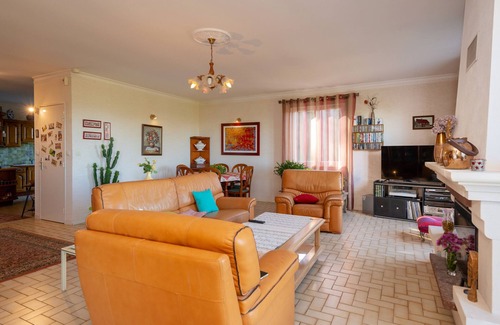 Verthemex Villa | Holiday Villa "Maison dans un parc de verdure" with Mountain View, Wi-Fi & Terrace