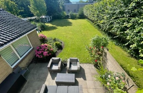 Heerhugowaard Villa | HolidayHome Zonnestraal 9p Amsterdam and the beach