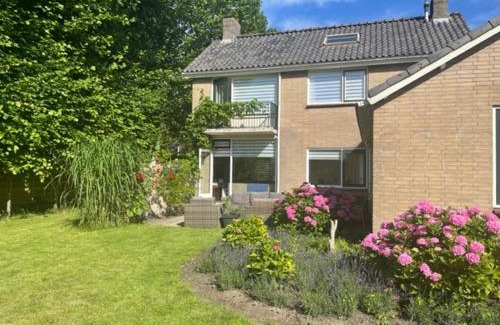 Heerhugowaard Villa | HolidayHome Zonnestraal 9p Amsterdam and the beach