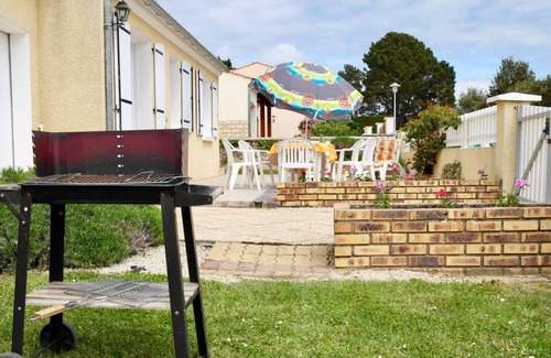 Brem Sur Mer Ski Chalet | Holidays for 4 in Brem-sur-Mer