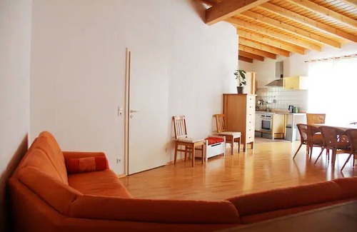 Hockenheim House | Holidays Haus EMG Mannheim Heidelberg group up 22P