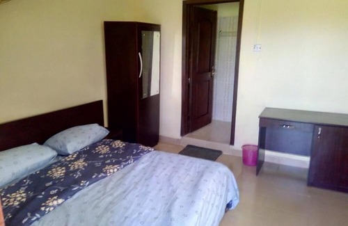 Ideno House | Holis Resort