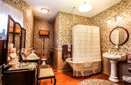 Frederick Bed & Breakfast | Hollerstown Hill Bed and Breakfast