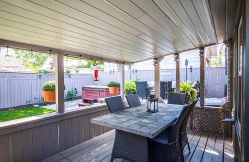 Hamilton House | Holliday Oasis w/Hot Tub!
