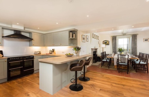 Spennithorne Cottage | Hollins Farmhouse - a house that sleeps 10 guests in 5 bedrooms