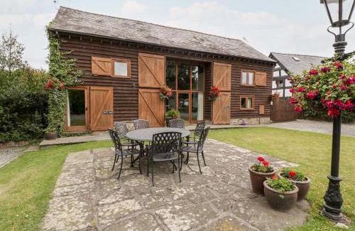 Pembridge House | Holly Bush