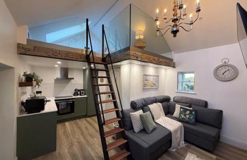 Ballon House | Holly Cottage Cozy Loft