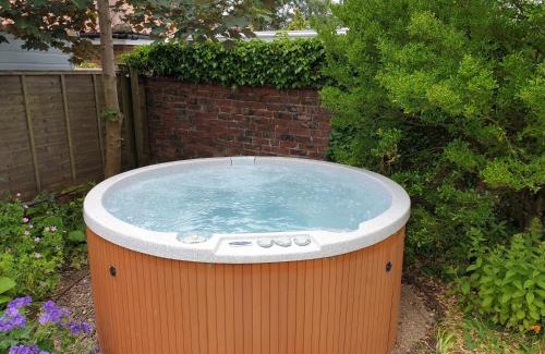 Brough House | Holly Cottage, Hidden gem in the Yorkshire wolds