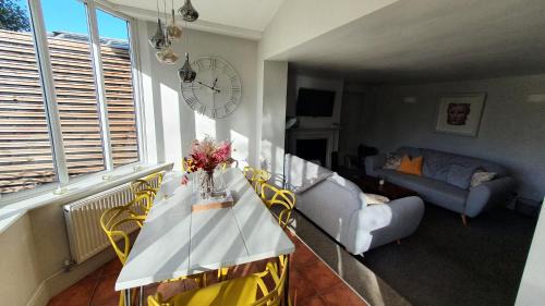 Brough House | Holly Cottage, Hidden gem in the Yorkshire wolds