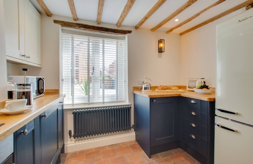 Holt House | Holly Cottage - Three Bedroom House, Sleeps 6