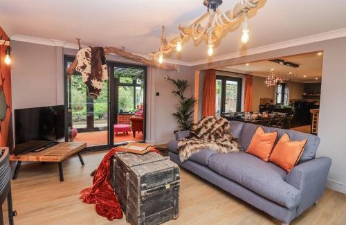 Colchester House | Holly Farm and Annexe