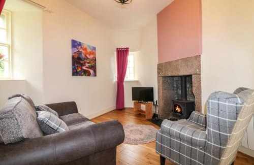 Banchory House | Holly Leaf Cottage - Drum Castle Estate