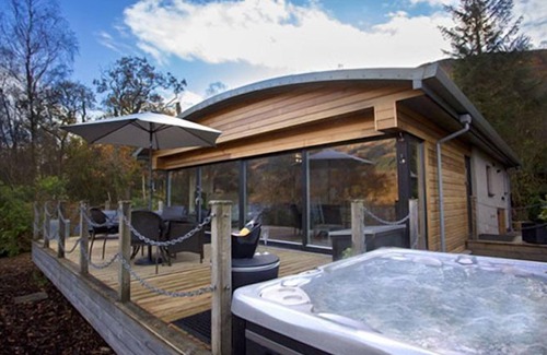 Arrochar Cottage | Hollybank Lodge - Sleeps 2 - sleeps 2 guests in 1 bedroom