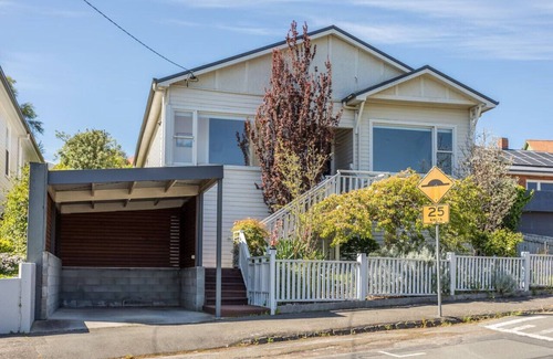 East Launceston House | Hollybrooke Cottage, prestige suburb in Launceston