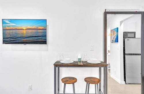 Little Ranches House | Hollywood Beach Boutique Vacation Studio LB4