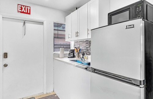 Little Ranches House | Hollywood Beach Boutique Vacation Studio LB4