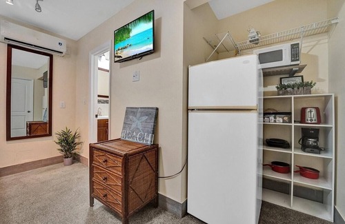 North Beach Apartment | Hollywood Broadwalk | Beach Walk | Family Vacation
