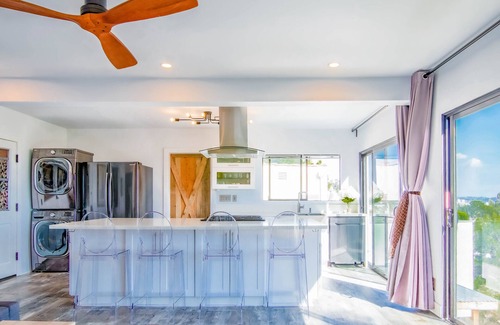 Hollywood Hills House | Hollywood Hills Skyline City Views + Parking!