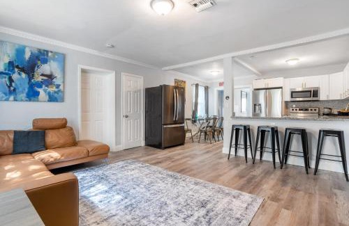 South Lake House | Hollywood Peaceful Hostel