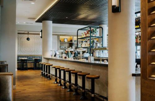 Central Area Hotel | Holman Riverfront Park Hotel Salem, Tapestry By Hilton