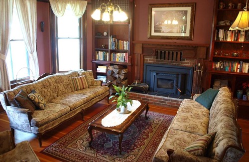Revelstoke Bed & Breakfast | Holten Heritage House