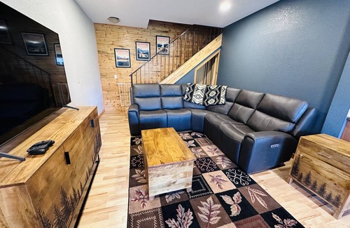 Wolf Creek Cabin | Holter Lake Cabin Getaway