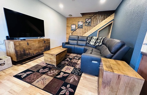 Wolf Creek Cabin | Holter Lake Cabin Getaway