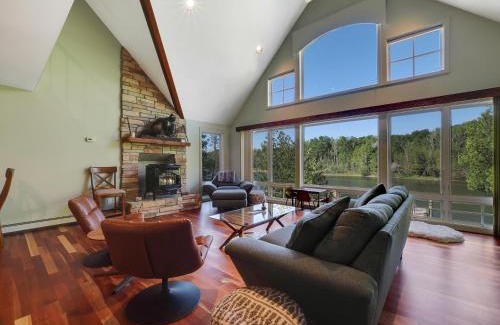 East Jordan House | Holy Island Getaway