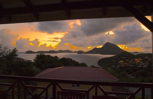 Grand Anse Villa | HOLY low earth VILLA T3 with a 180 ° view over the bay *