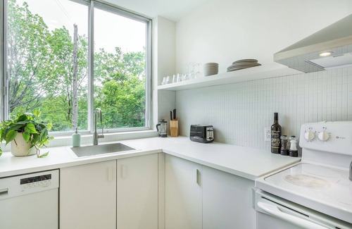 Maisonneuve Apartment | HOMA-Comfort&Style-Loft-Spacious-Natural Light-FeelHome-A/C-SelfCheckIn-Metro