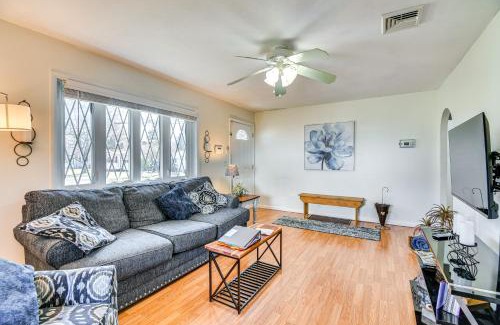 Seneca Falls House | Home 1 Mi to Its A Wonderful Life Museum and Dtwn!