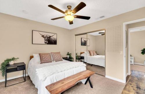 South Natomas House | Home 4 miles to Downtown & 9 miles to Airport