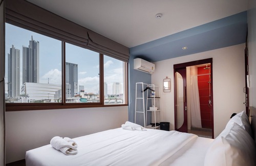 Khlong Ton Sai Apartment | Home away from home for family and friends 10 mins to ICON SIAM Department store