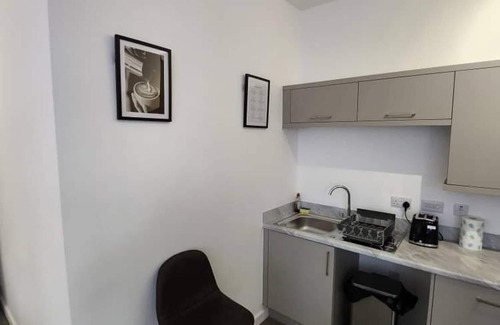 Burton on Trent Apartment | Home Away From Home in Burton on Trent
