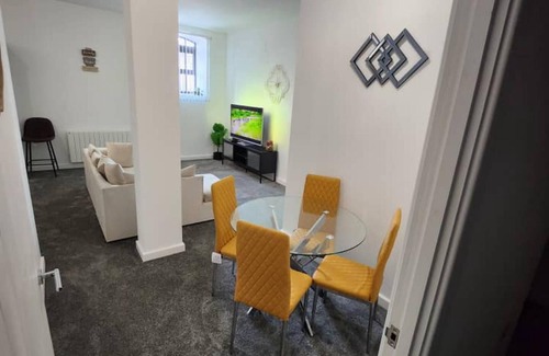 Burton on Trent Apartment | Home Away From Home in Burton on Trent