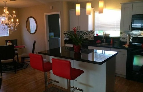 Wilton Manors House | Home Away From Home/Pets Welcome
